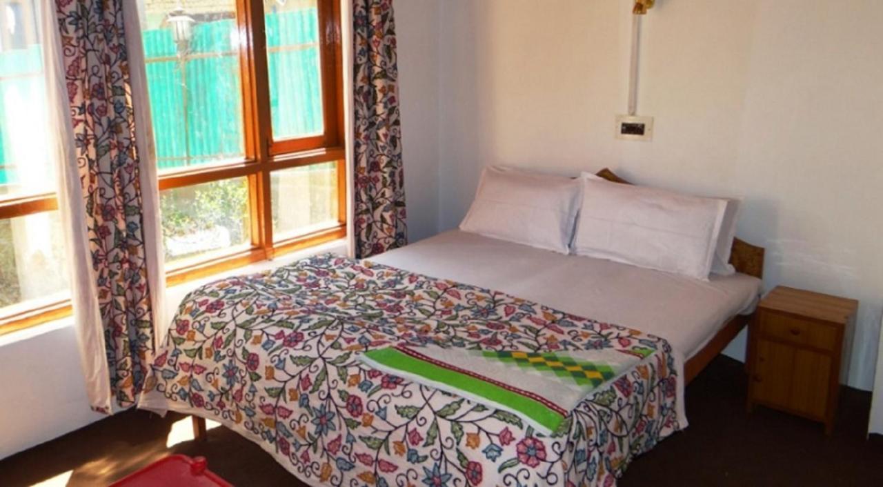 Hayat Hotel Pahalgām Eksteriør bilde
